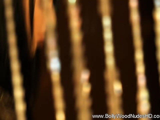 Simple And Elegant Indian Lady