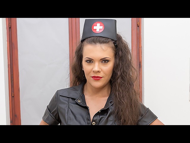 VirtualPornDesire - Black Nurse Revival Technique 180 VR 60 FPS