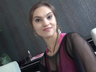 Wyruchana ass piękna zostaje zalana spermą