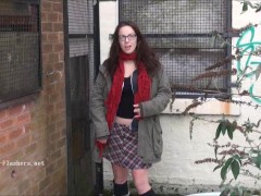 Sexy amateur flasher Beaus...