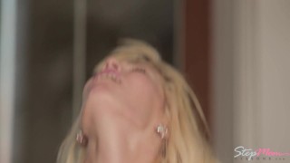 Babes - Face Off, Sexy threesome